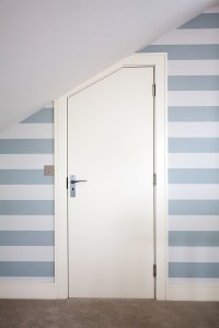 Splayed flush door and frame - Beech | Stainless Steel | White | Splayed Frame and Flush Door | 54mm Thick | Stainless Steel Ball Bearing Hinges | Architrave