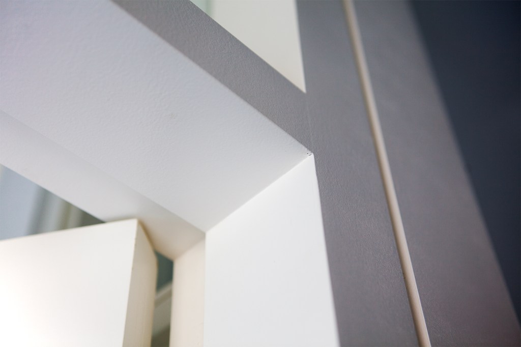 inside door frame corner - white door frame detail