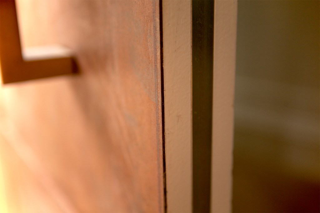 Door edge - wooden door - aluminum handle