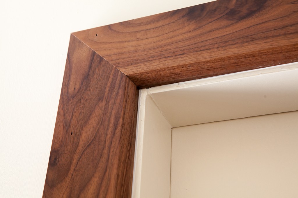 Dark wood - door frame - corner - white door